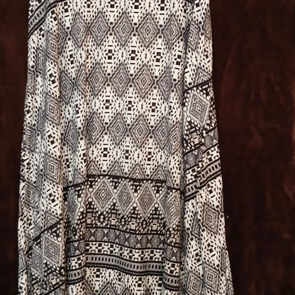 Maurices Maxi Skirt Stretch Black White Women’s Size XL Aztec/tribal print - Picture 2 of 7